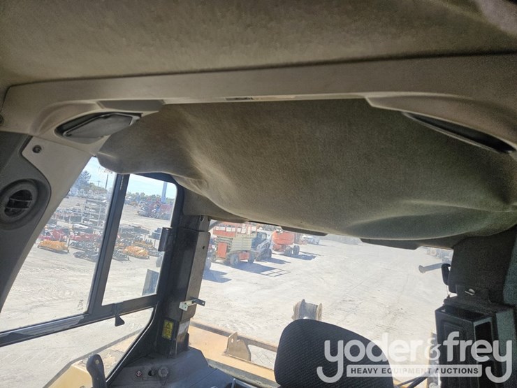 2010-caterpillar-d7e-image-33