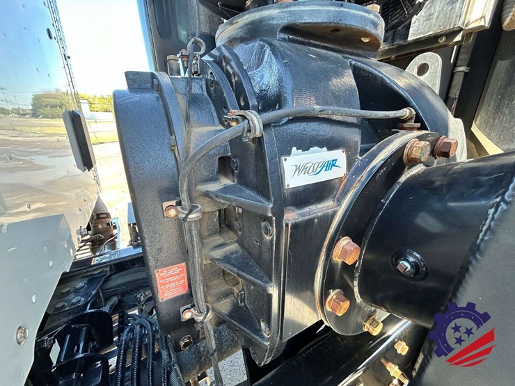 2020-peterbilt-567-image-53