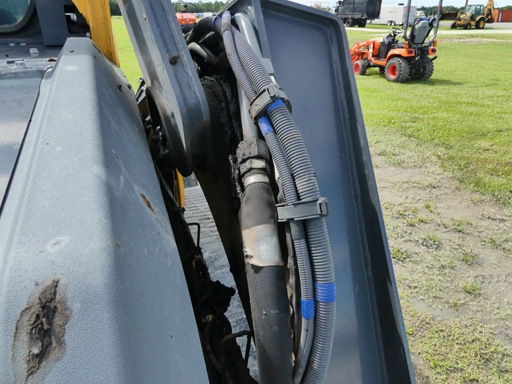 2025-deere-333p-image-8