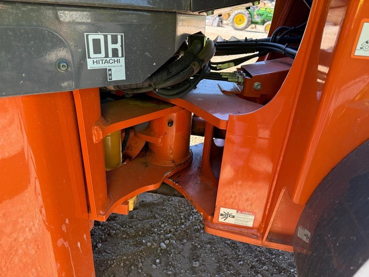 2021-hitachi-zw50-5b-image-12