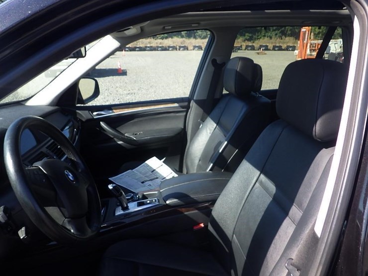 2011-bmw-x5-image-27