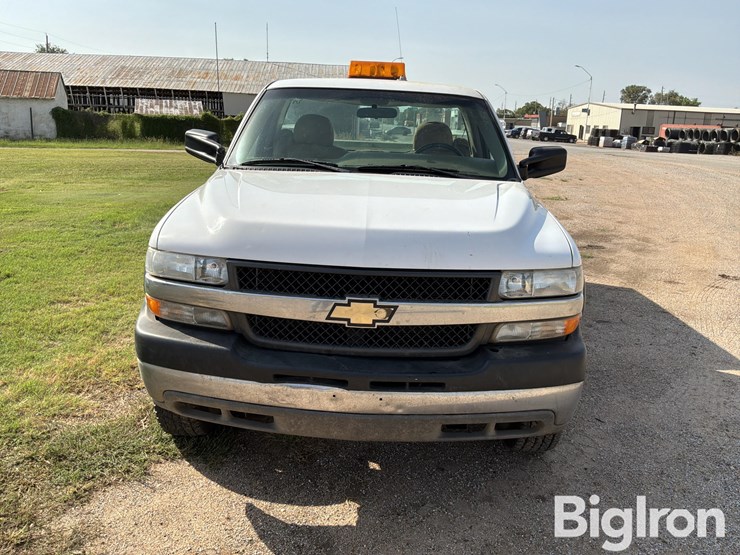 2001-chevrolet-silverado-2500-image-2