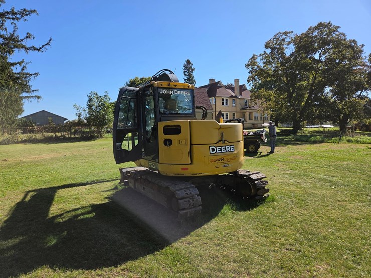 2017-deere-75g-image-6