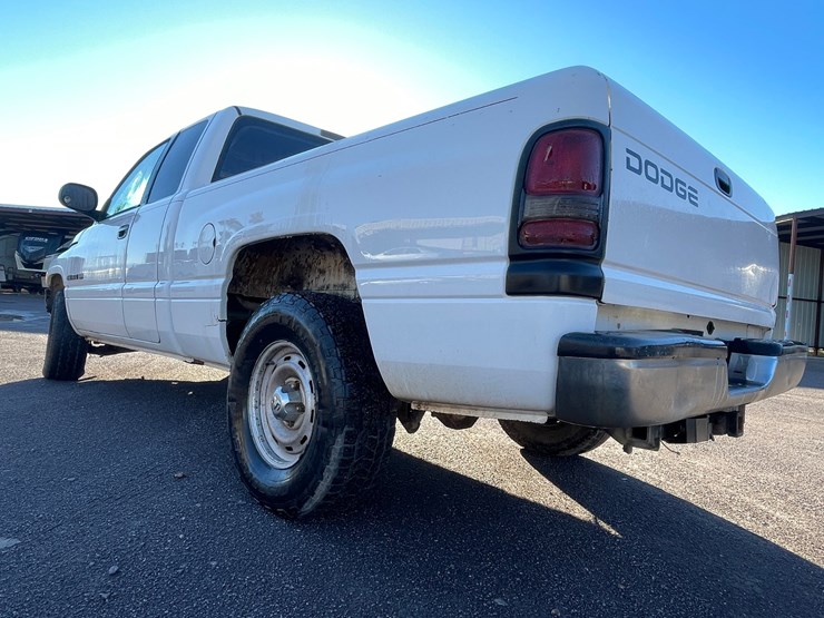 #2760-•-2001-dodge-ram-(title-in-delay)-image-10