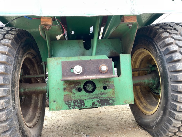 john-deere-140-image-21