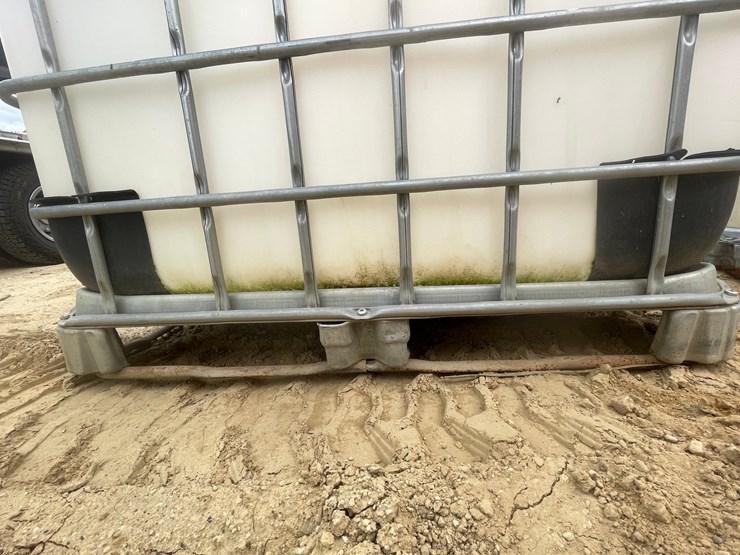 #3040-•-caged-poly-water-totes-image-9