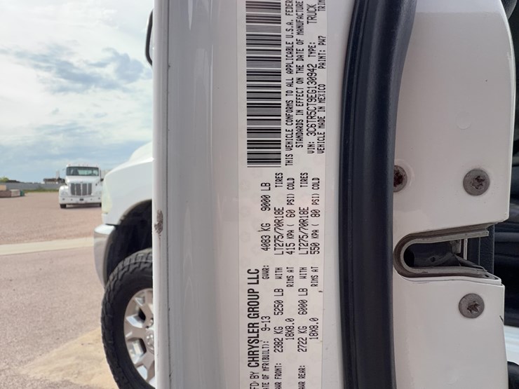2014-dodge-1500-image-42