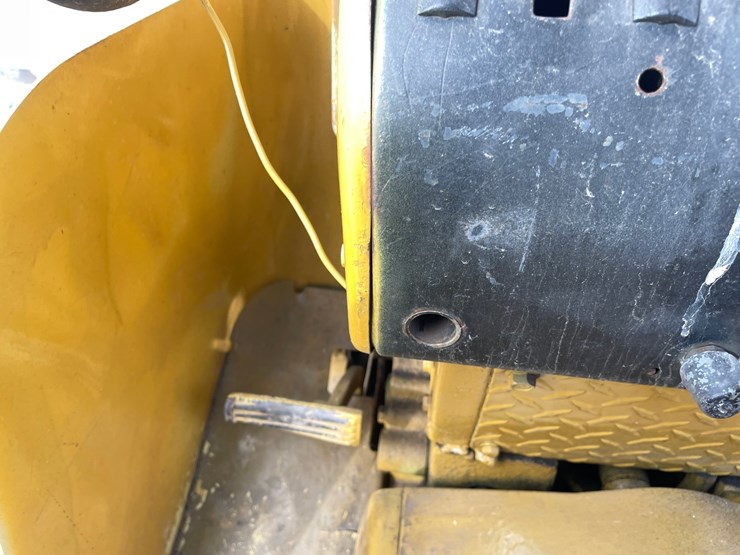 deere-440b-image-61