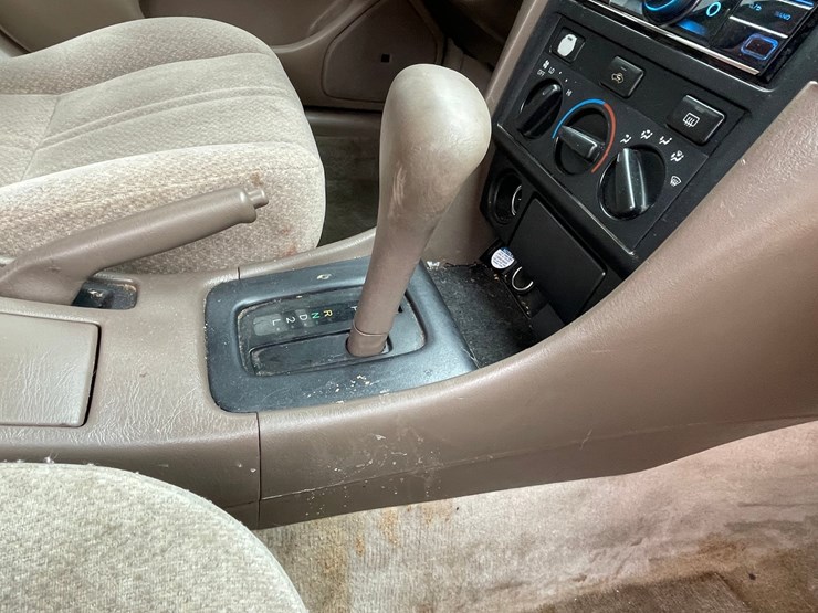 #2768-•-2001-toyota-camry-(title-in-delay)-image-87