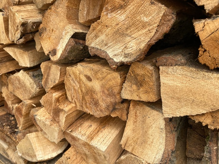 #3052-•-pallet-of-oak-firewood-image-9