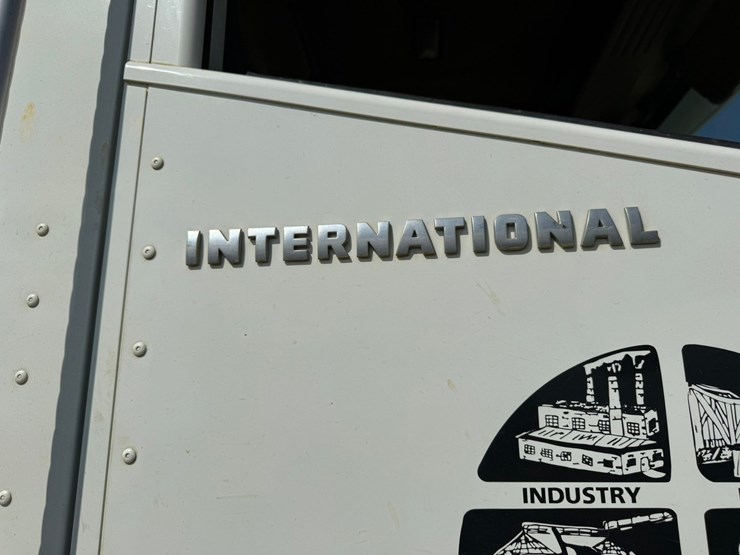 2005-international-9200i-image-28