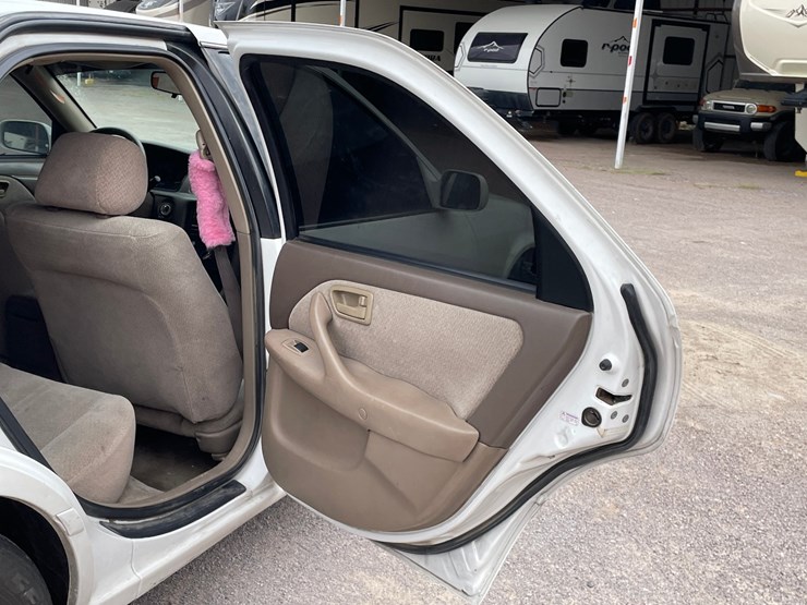 #2768-•-2001-toyota-camry-(title-in-delay)-image-90
