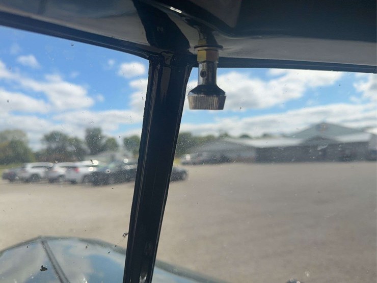exceptional-international-kb-7-truck-with-fifth-wheel-hitch-image-87