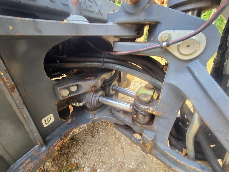 terex-tlb840r-image-54