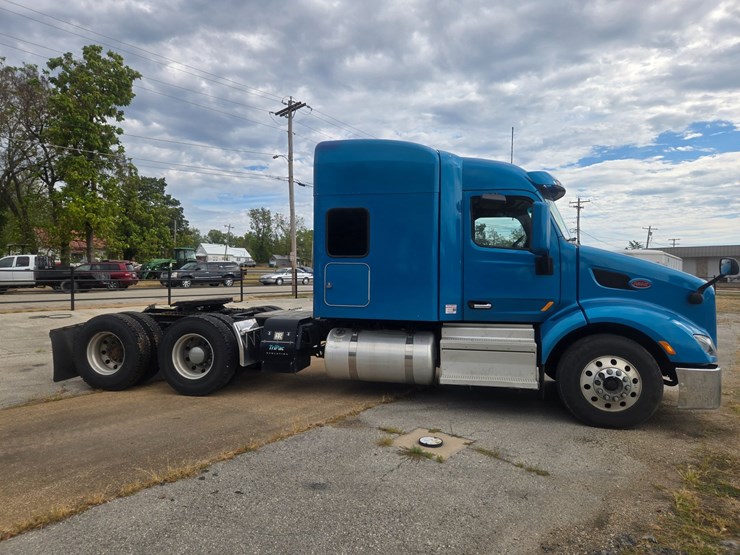 2020-peterbilt-579-image-17