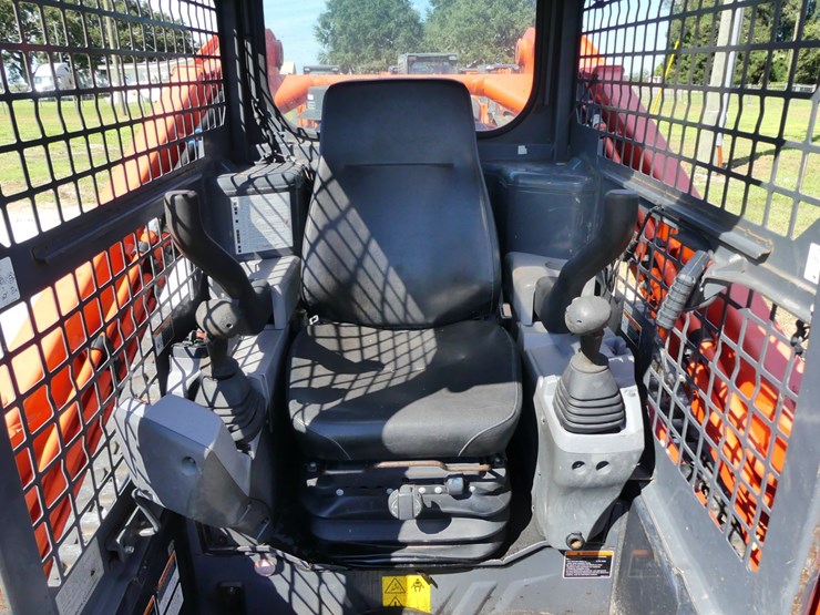 kubota-svl97-2-image-12