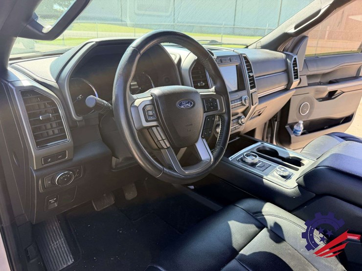 2021-ford-expedition-xlt-image-19