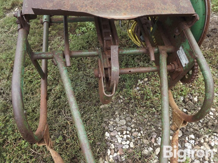 john-deere-200-image-12