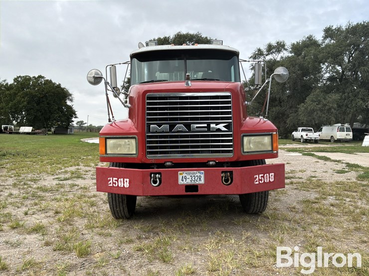1998-mack-ch613-image-2