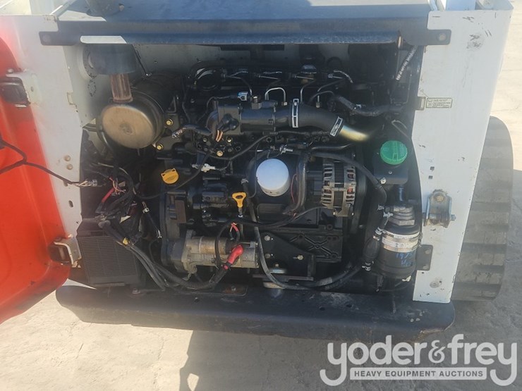 2016-bobcat-t740-image-14