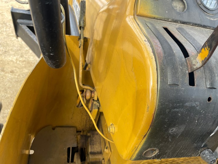 deere-440b-image-66