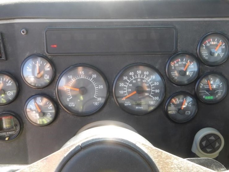 2015-western-star-4800-image-42