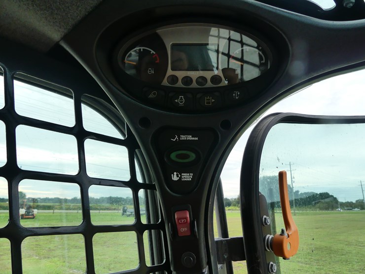 2021-bobcat-t740-image-16