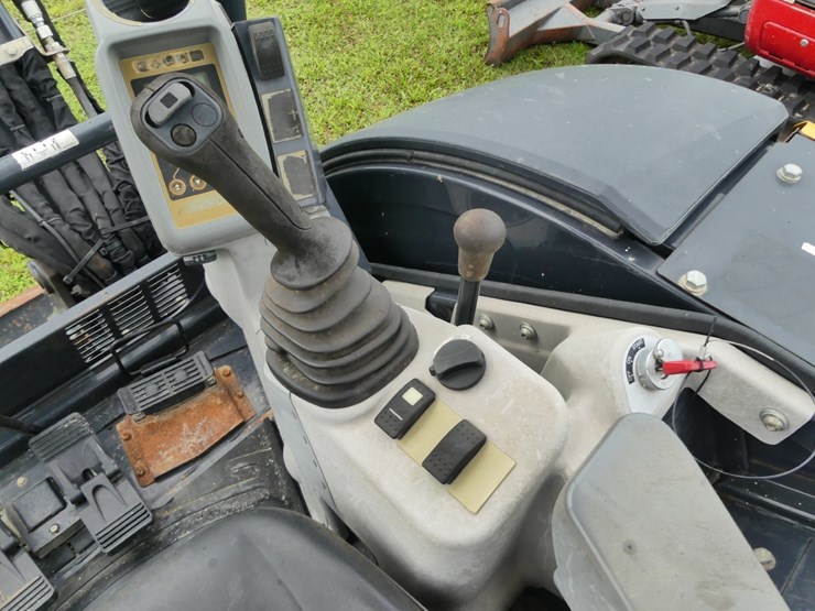 2018-deere-85g-image-15