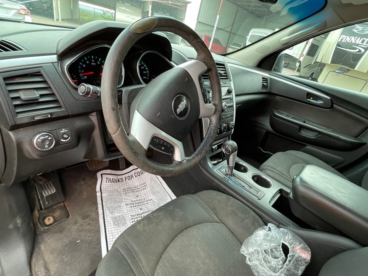 2010-chevrolet-traverse-image-45