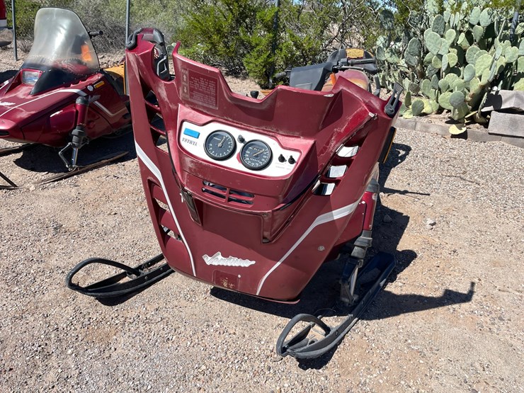 #2897-•-yamaha-venturo-snowmobile-image-30