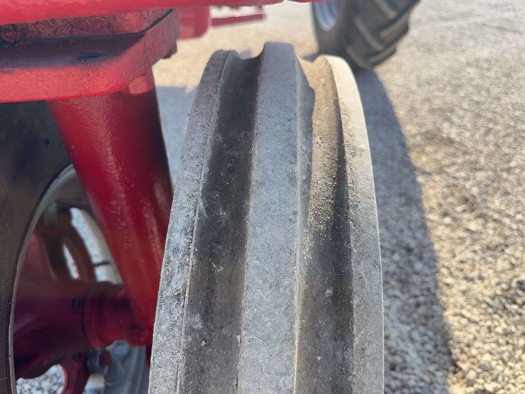 farmall-350-image-14