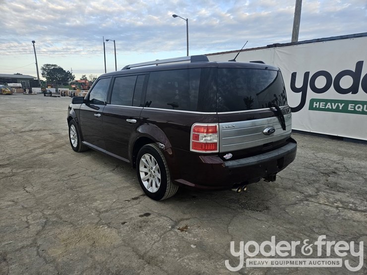 2010-ford-flex-image-4