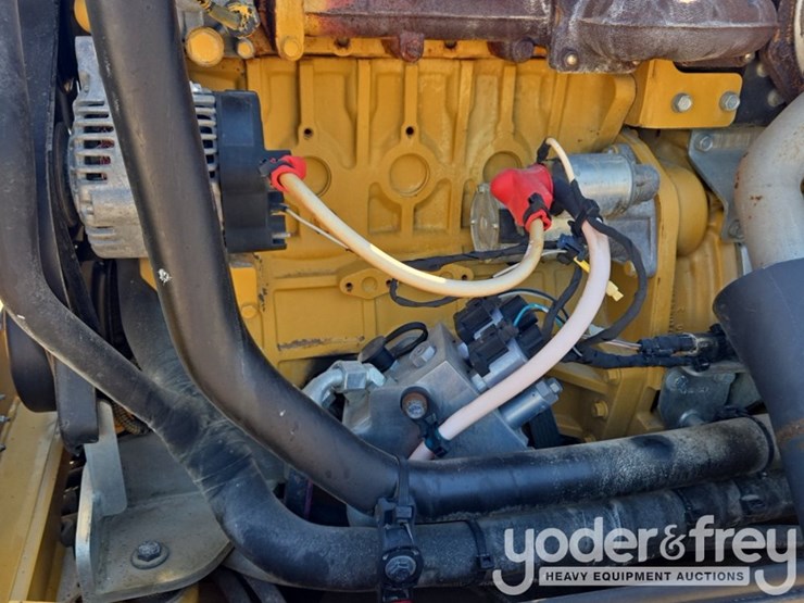 2018-caterpillar-cb34b-image-39