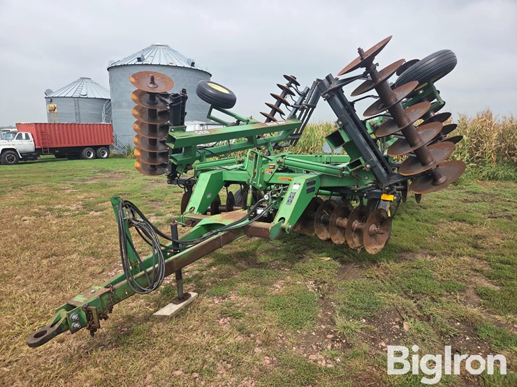 john-deere-630-image-1