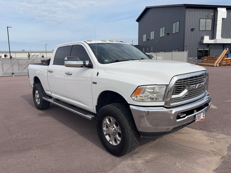 2014-dodge-1500-image-3