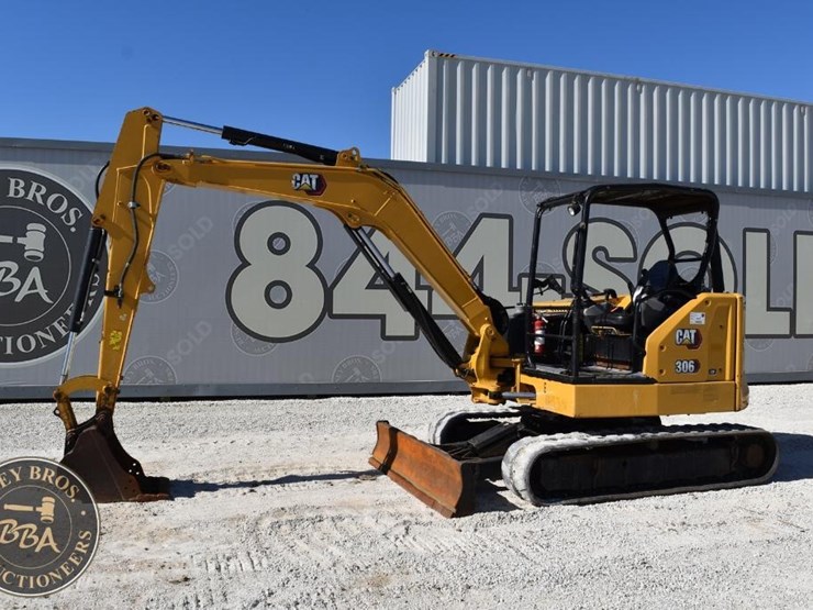 2021-caterpillar-306cr-image-4