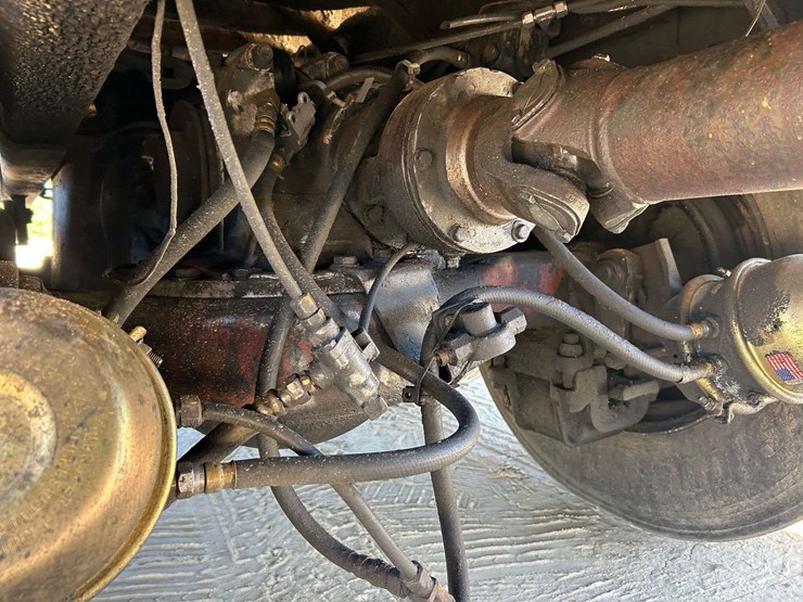 1989-mack-r688st-image-41