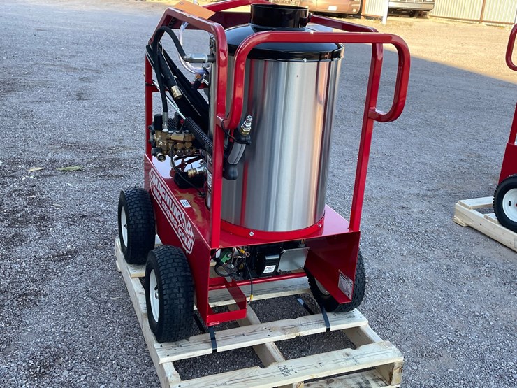 #4639-•-magnum-4000-gold-power-washer-image-4