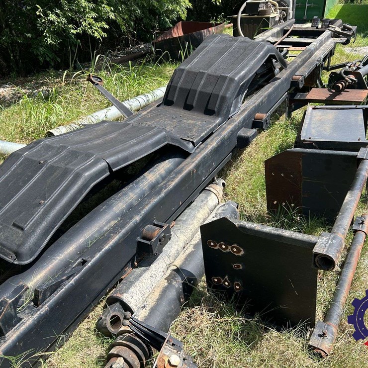 Complete Roll Off Hoist Body minus the Tarper Rams, Tank, plastic Fenders