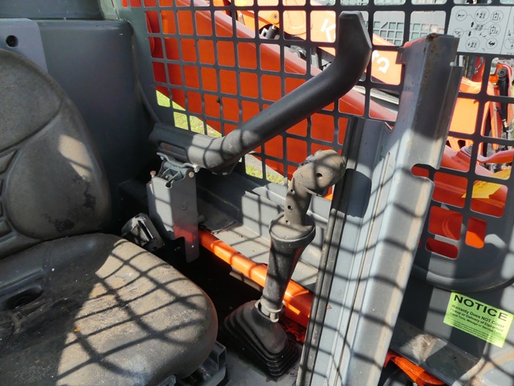 kubota-ssv65-image-14