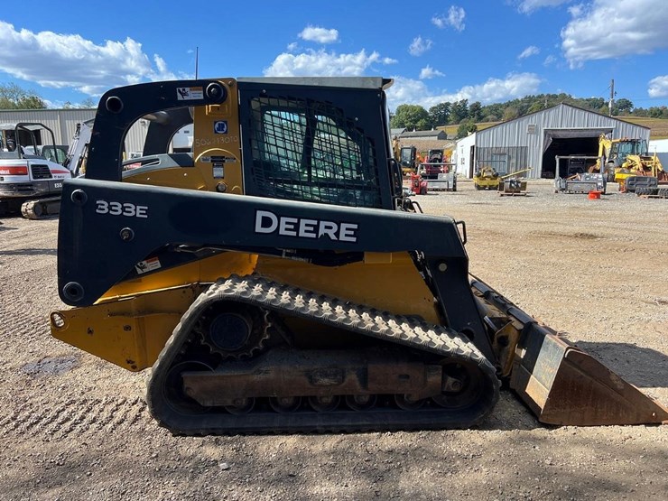 2016-deere-333e-image-8