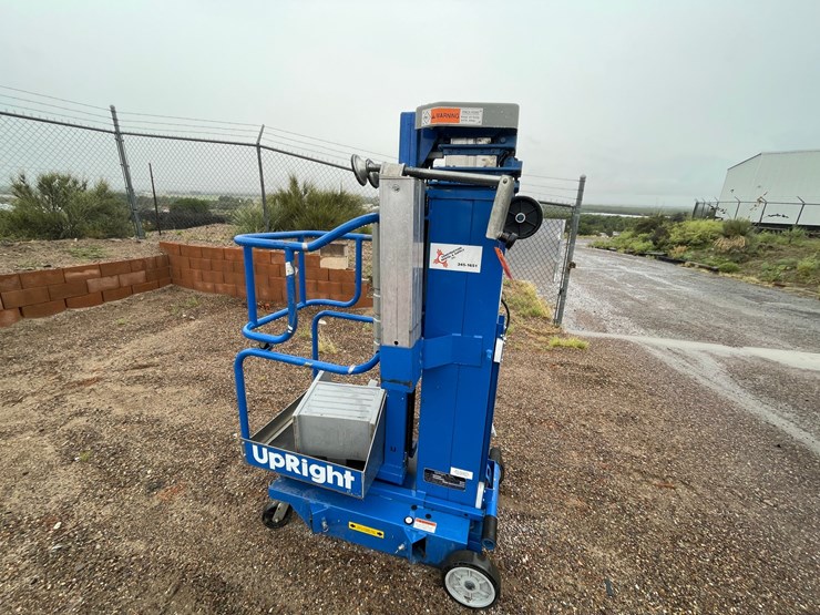 #4647-•-upright-25'-personnel-lift-image-32
