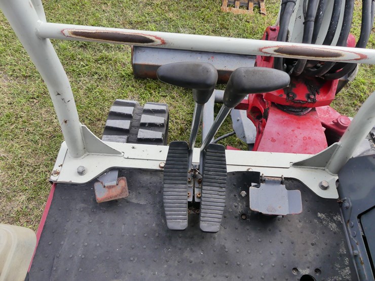 takeuchi-tb240-image-19