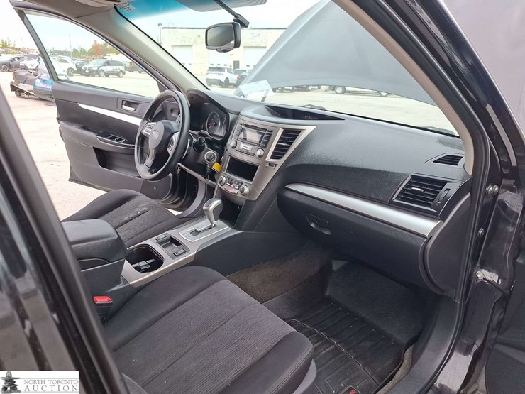 2014-subaru-outback-image-17