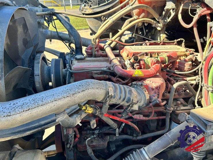 2019-freightliner-114sd-image-134