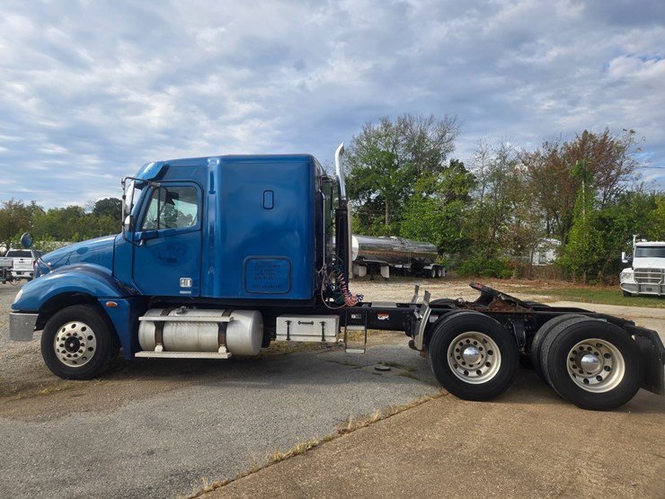 2006-freightliner-columbia-120-image-7