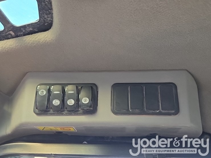 2019-caterpillar-299d2-image-55