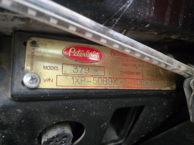 2000-peterbilt-379-image-54