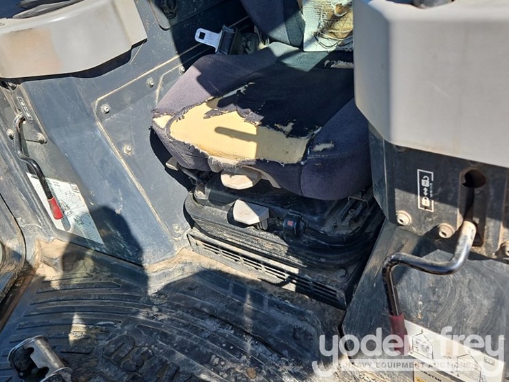 2015-komatsu-d61pxi-23-image-34