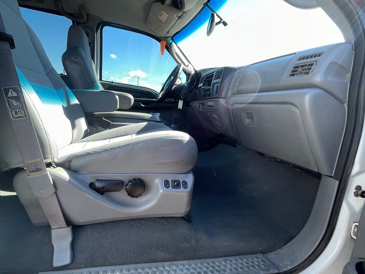 2003-ford-excursion-image-74